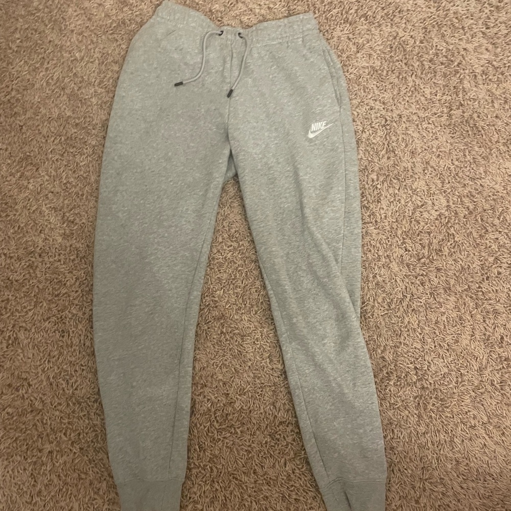 NIKE SWEATS